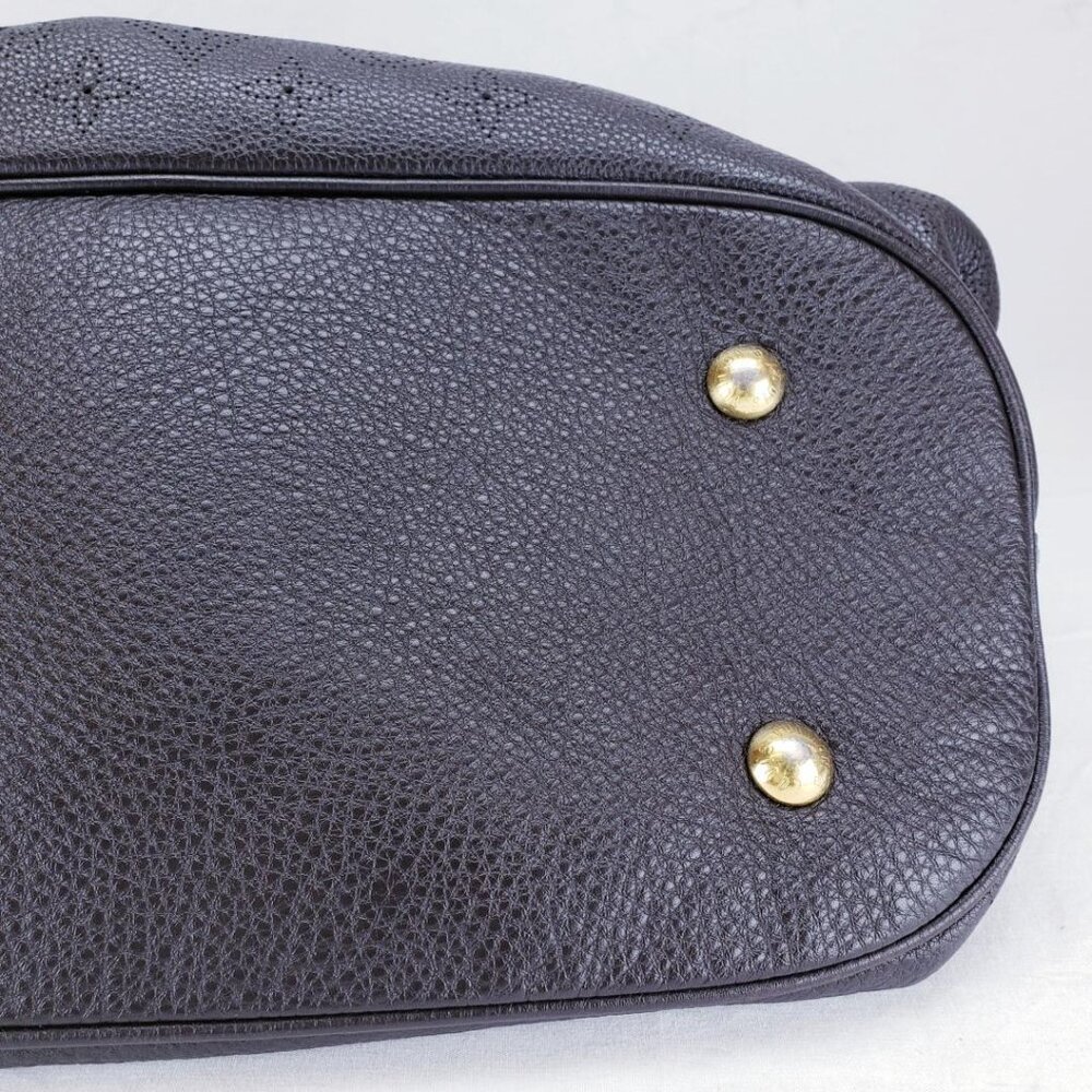 Louis Vuitton Mahina XL Hobo Perforated Leather Shoulder Bag - Brown / Gold - Picture 7 of 12